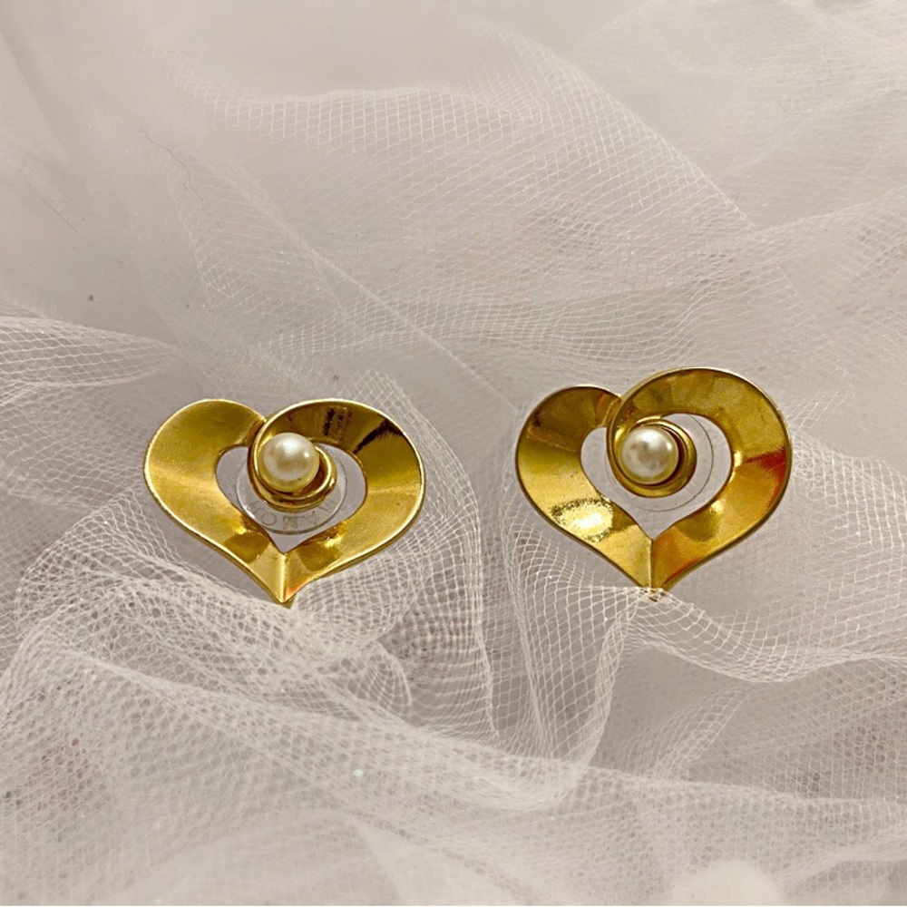 Vintage Avon Heart
Gold Tone Earring Jacket and 
Faux Pearl Earring Set